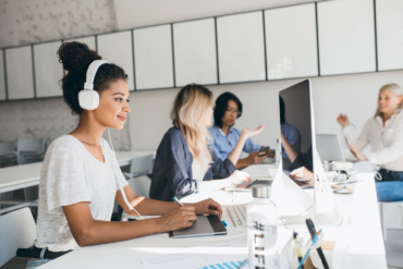 La musique au bureau : pour et contre